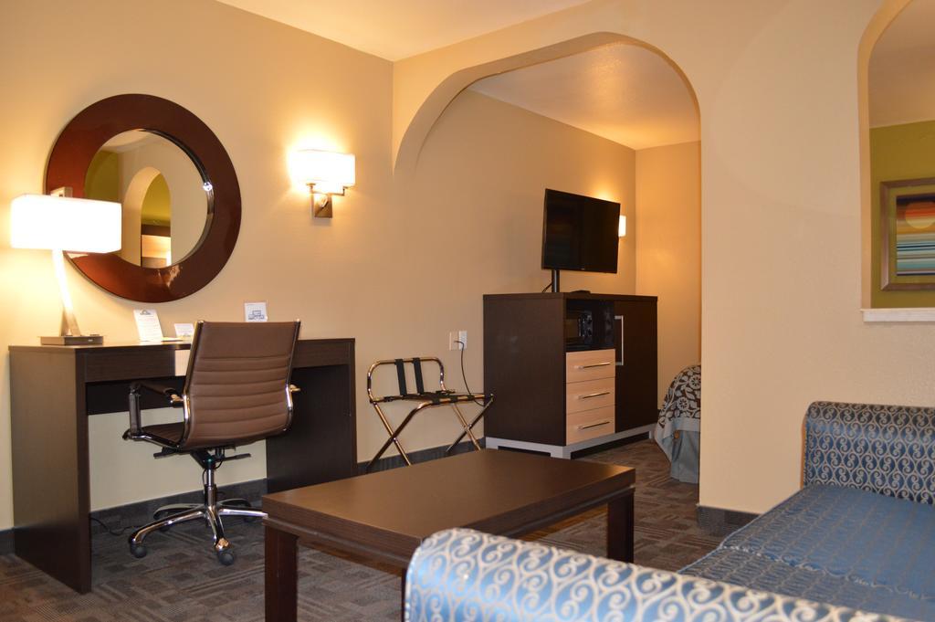 Days Inn By Wyndham Carlsbad Exterior foto