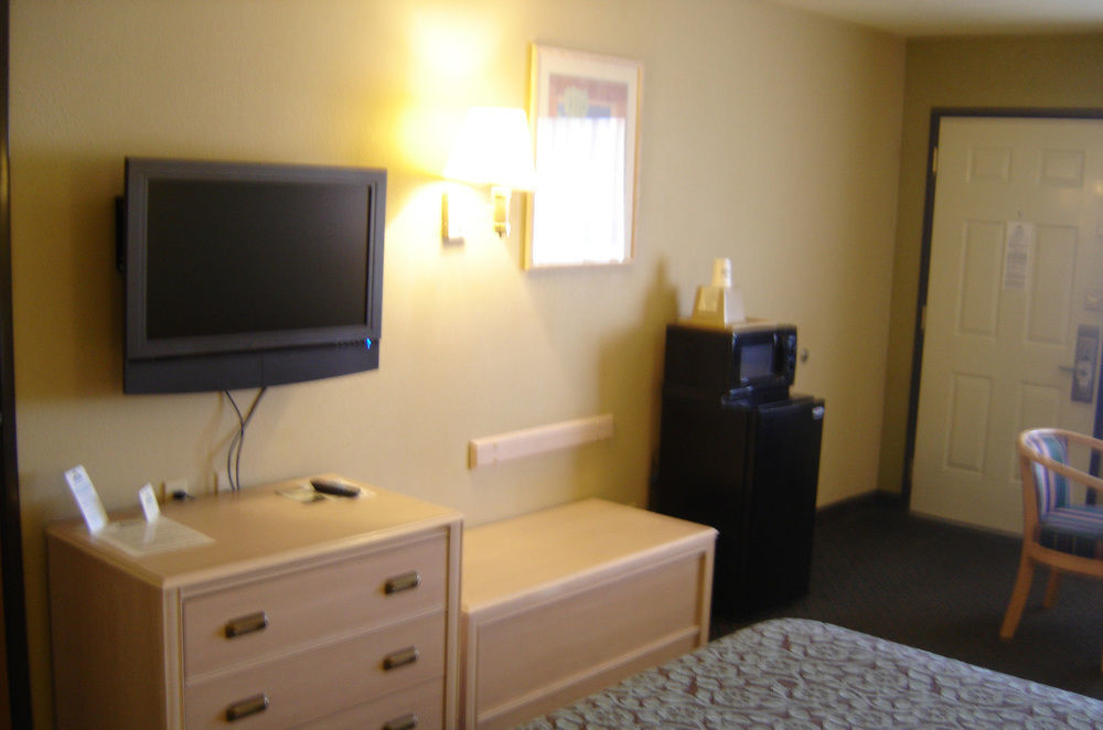 Days Inn By Wyndham Carlsbad Exterior foto